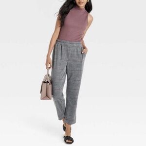 a new day Women's Gray Checkered Cropped Pants